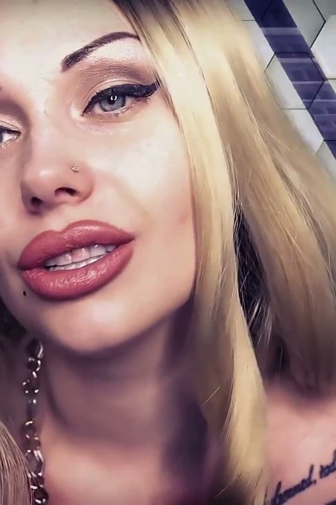 Büyüleyici 3dio asmr! Bu elim yarağına dokunuyor! Ve ruhuna dokunuyorsun!