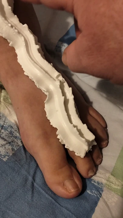 Karının ayakları biraz bakıma muhtaç