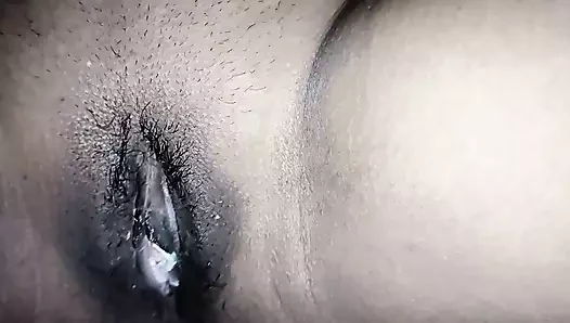 Hintli köylü evli kadın parmaklıyor