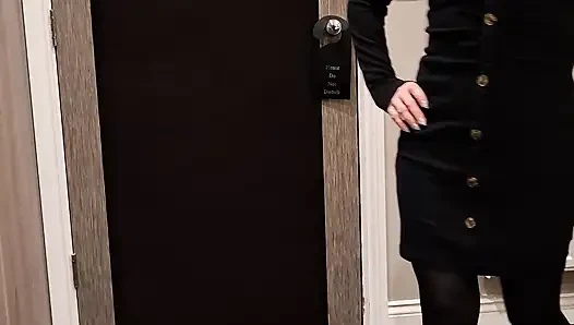 Islak amımı parmaklıyor ve çok eğleniyorum.