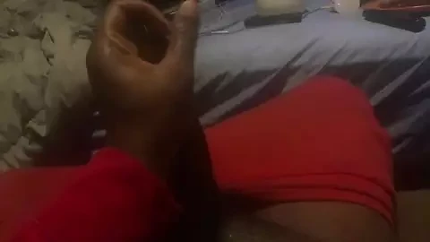 Соблазнительница с большим черным членом