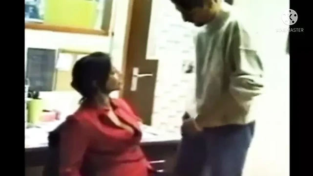 Ofis çalışanı yenge çalışma saatlerinde seks keyfi