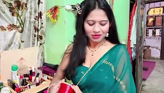 Hintli desi iki arkadaş bir erkekle sert sikişiyor