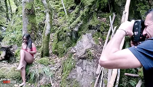 Nikao fotoğraf çekimi sırasında güzel küçük siyah Kolombiyalı Paris'in amına ziyafet çekiyor