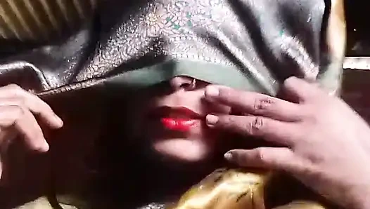 Hintli deshi köyü ateşli sexi sanskaari ev hanımı mastarbuting amını baştan çıkarıyor