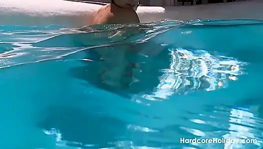 Erkek arkadaşımı ayaklarımla boşaltmamı izle! HardcoreHoliday için Rebecca Volpetti