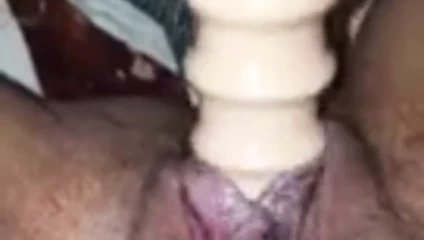 Bbw sikikleri ona kedi ile bir yapay penis