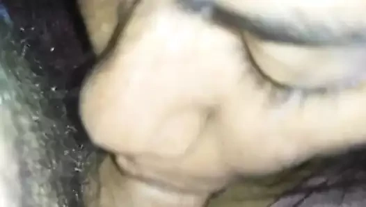 Mi mujer Paola  chupando polla