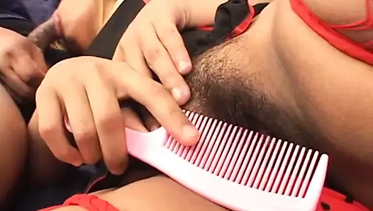 Azgın adam erotik sürtüğün kıllı amını sert sikiyor ve seviyor