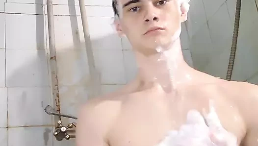 Ateşli duş al bölüm 9