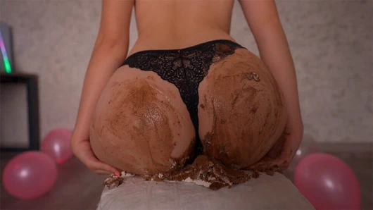 Cake Sitting 4k! Yemek pornosu büyük göt