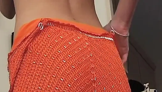 Запомненная французская шлюха-блондинка скачет на двух хуях перед камшотом на лицо