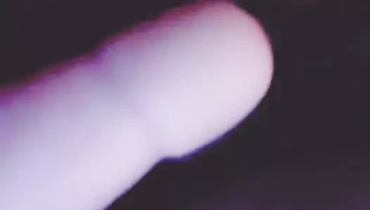 Çok azgınım ve ıslaklığımı emmeni istiyorum