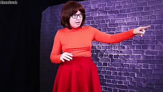 Velma Shaggy'yi cesur olmaya ikna ediyor