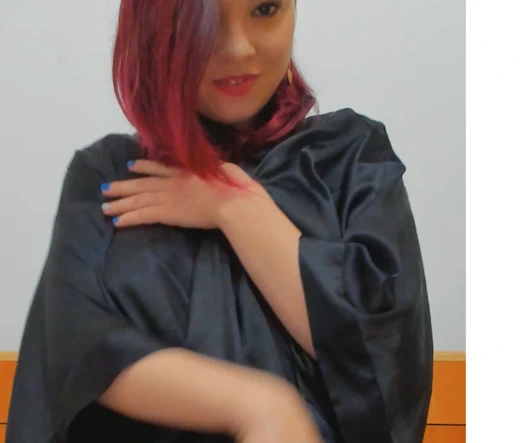 Çiftçi kız kendisi ile biraz boş zaman sahiptir