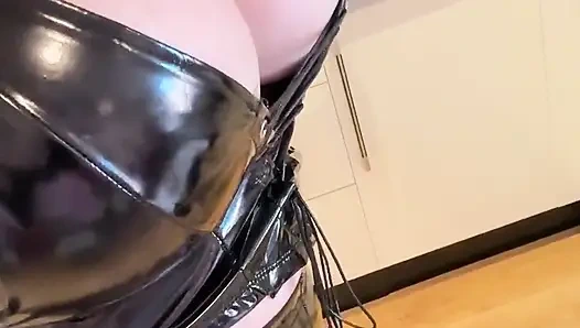 Vinyl Goddess: Şimdiye kadarki en karanlık görünüşüm