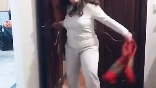 Pakistanlı kızgın teyze