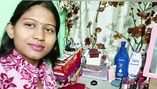 Hintli kayınbiraderi baldızını muzla besler, onunla seks yaptı ve amını yaladı. Hintçe video (Tina Nandey)