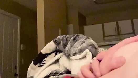 Vibratör kanepede seks