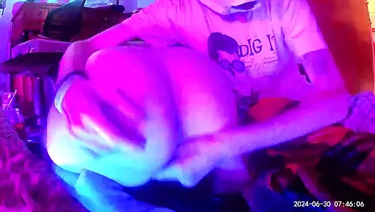 Domaltmalı parmaklar arkadan