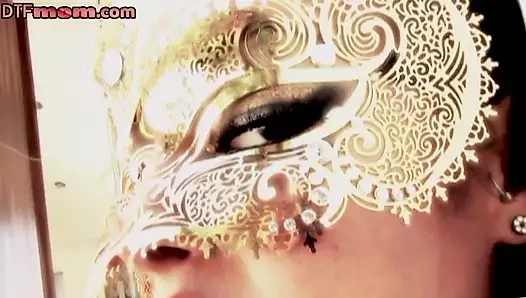 curvy maskeli mılfs emme içinde üçlü önce sürme horoz