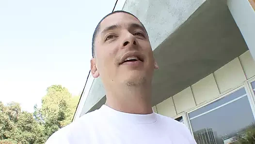 Taze kız Angel azgın bir kızı amını siktiriyor