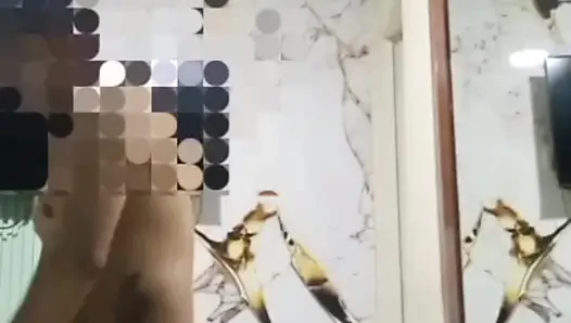 Eski sevgilimin en iyi arkadaşı beni ziyarete geldi ve ikinci bölümü çekiyoruz