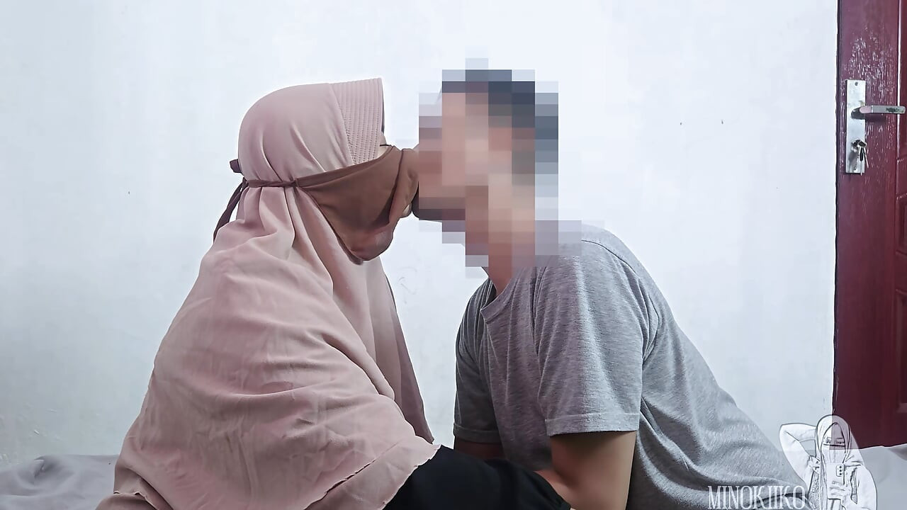 Tesettürlü öğretmen öğrencisiyle aldatıyor ve içine boşalıyor - minokiiko