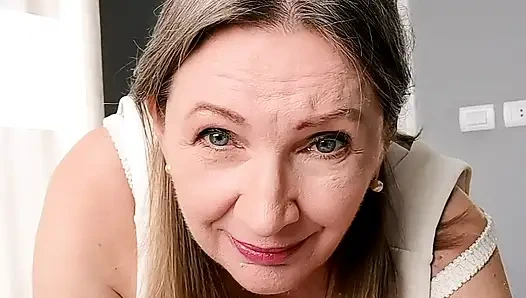 Büyük doğal büyük memeli olgun dışarı çıkmadan önce seni hızlı bir şekilde rahatlatıyor (bakış açısı rol oyunu)