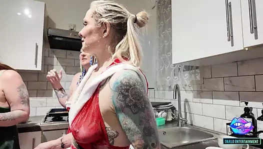 Bayan Clause ve elfleri grup seks yapıyor