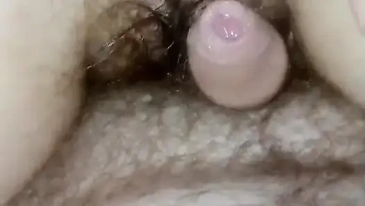 Yumruklanıyor.