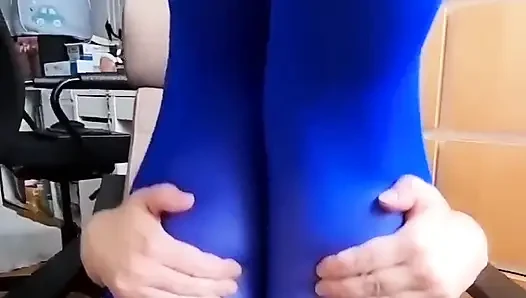 Büyük orta yaşlı seksi kadın götü. Daha da büyük anne sağımcıları!