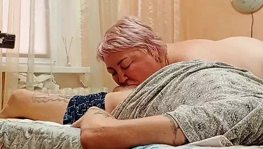 Üvey anne en çok yarak emmeyi seviyor