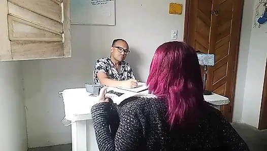 Ein heißes interview mit ihren dicken titten und ihrem arsch