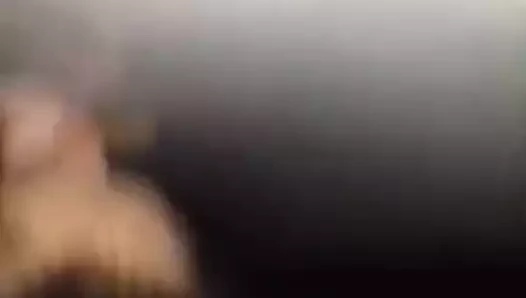 Sevgilisi ona olan ilgisini kaybeder ve onun yerine bir yabancıyı siker