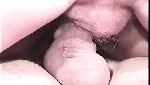 Olgun esmer orta yaşlı seksi kadın derin sikişten sonra büyük zenci yarağının içine boşalıyor
