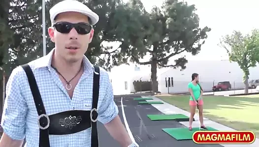 Magma filmi sıcak mini golf dersleri