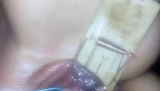 Ev hanımı büyük kedi fare kapanı