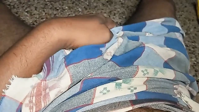 Baldızım büyük siyah yarağımı emiyor ve yalıyor