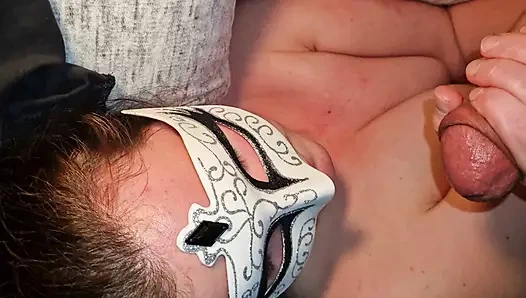 Elle muamele beni göğüslerine boşalttı