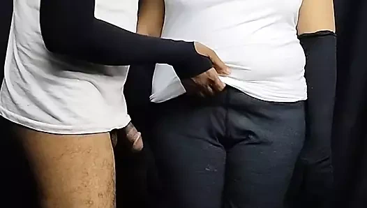 Kız arkadaş elbisesini çıkar ve sert oyna