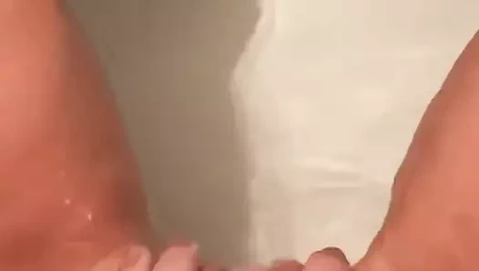 kendimi banyoda oynuyorum