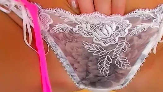 Dik Alman redhead sert parmak ona sıkı delikler üzerinde the kanepe