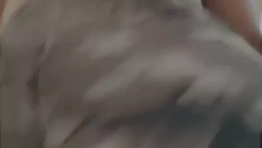 Bu şişman götü twerk yapıyor