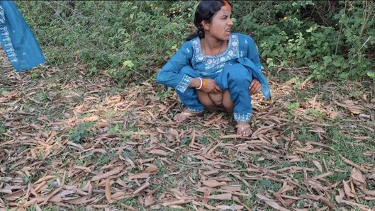 Hintli çift seks kocası karısını sikiyor