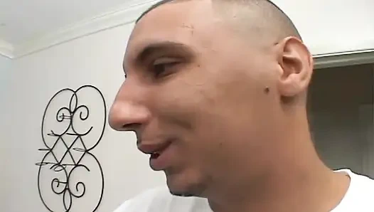 Azgın genç kız üvey erkek kardeşini sikiyor