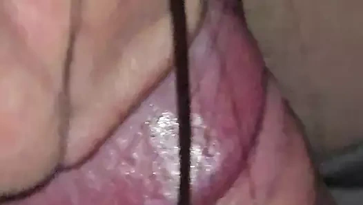 Üvey annenin ağzı üvey oğlunun yarağını ağzına boşaltıyor