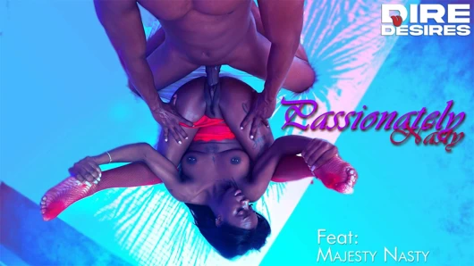 Dire tutkuyla edepsizce majeste edepsizce arzu ediyor