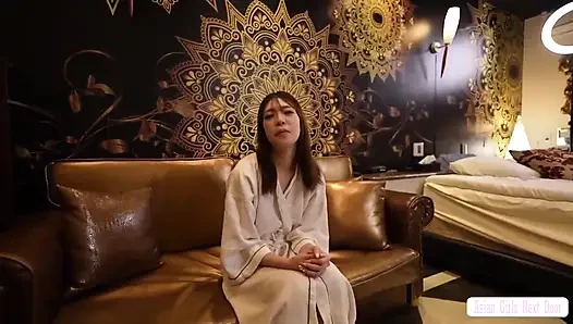 Uyandıktan sonra. Kansai güzellik sonunda içerideki her gizli arzularını tamamen serbest bırakıyor.