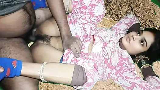 Hintli desi açık havada Hintli seks desi köylü kız xx video porno videosu xvideo com